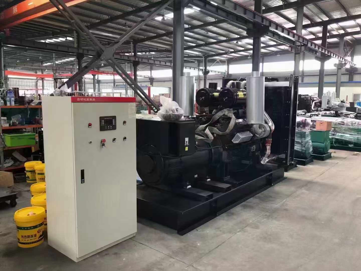 墨玉柴油发电机运行时的噪音和振动水平如何？